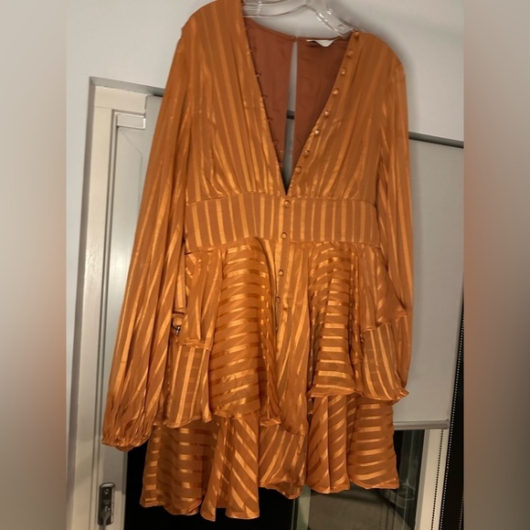 Layered orange satin minidress plunge button front tiered skirt belted waist - Picture 7 of 9